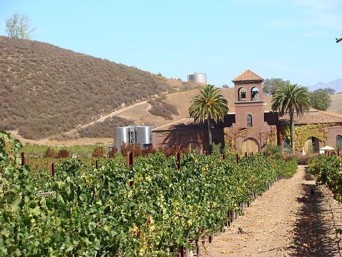 Pietra-Santa-Winery-2.jpg