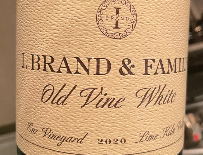 I Brand Family Enz Vyd Old Vine White btl shot.png