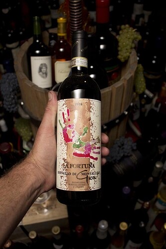 1630094726-La_Fortuna_Brunello_di_Montalcino_Giobi_2016_LB1M016I-5979