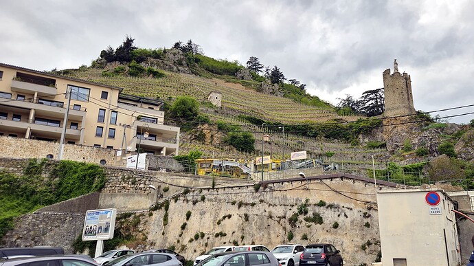 04-22_tourdevierge