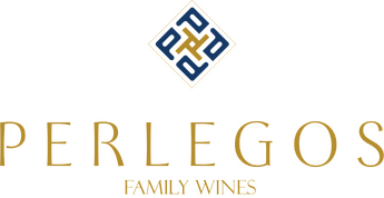 4P (clear background) & Perlegos Family WInes(gold)