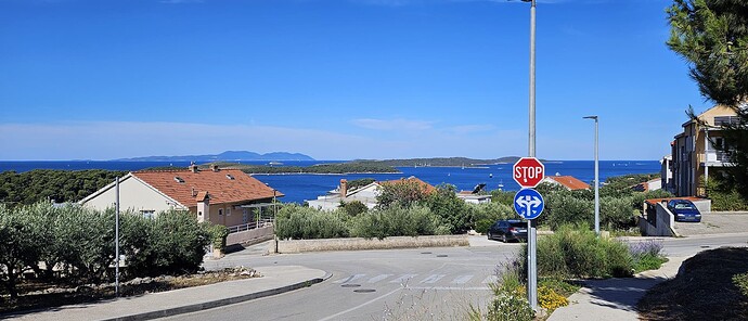 04_01hvar