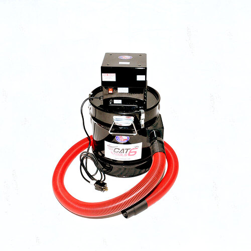 DSC_4010-Hurricane-vacuum-w-hose-1x1-1000-web-1