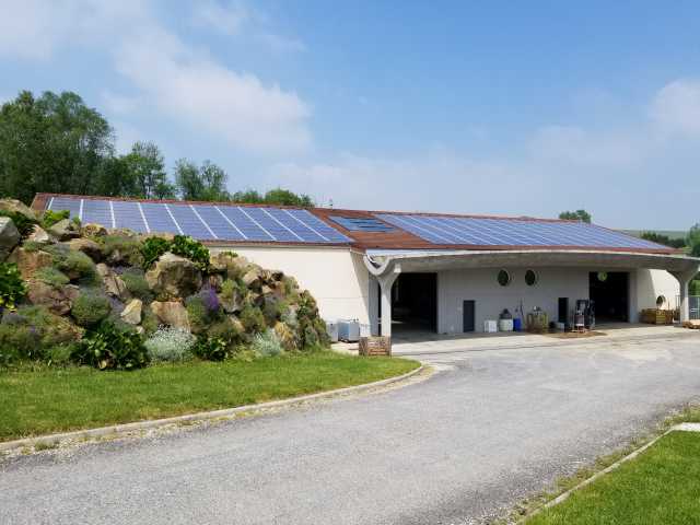 The Mousse winery with the solar cells on the roof.jpg
