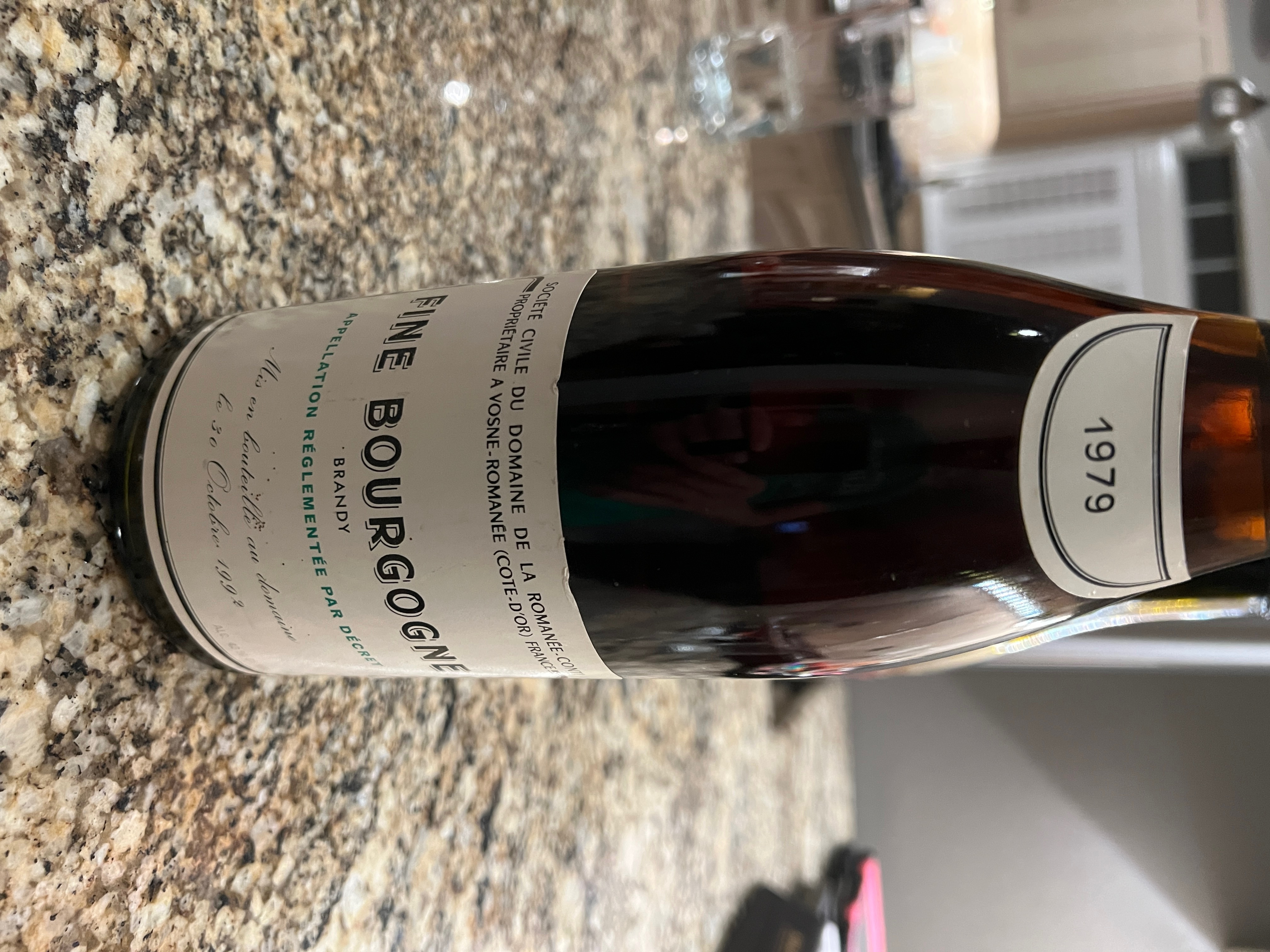 【古酒 未開栓】FINE BOURGOGNE 1979 DRC 70cl 42% フィーヌ ブルゴーニュ 1979 ドメーヌ ド ラ ロマネ コンティ 700ml ブランデー 1979 Domaine de la Romanée-Conti Fine de Bourgogne - CellarTracker