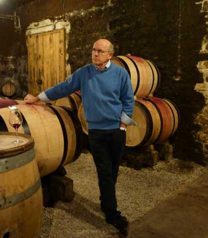 DSC03649 Frédéric Mugnier letting us taste his 2015's.JPG